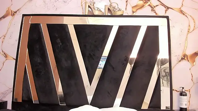 KarinaSimonz online show from 02/13/26, 07:54