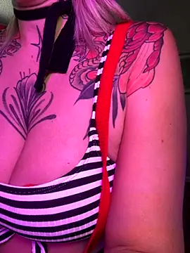 GoldieBakeman online show from 10/27/25, 06:01