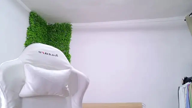 Snapshot of Lorennameliyy chatting on 02/24/25, 02:19 Lorennameliyy online show from 02/24/25, 02:19