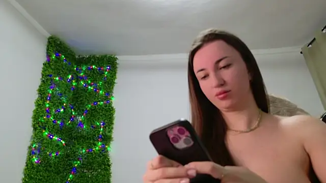 Snapshot of Lorennameliyy chatting on 02/27/25, 07:47 Lorennameliyy online show from 02/27/25, 07:47