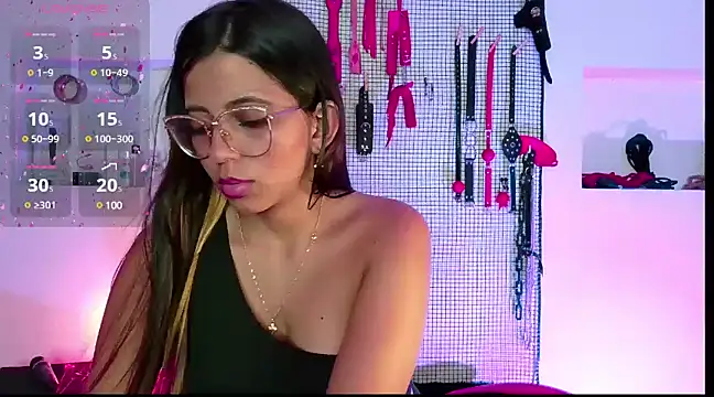 Megaan Greey online show from 12/19/24, 03:41