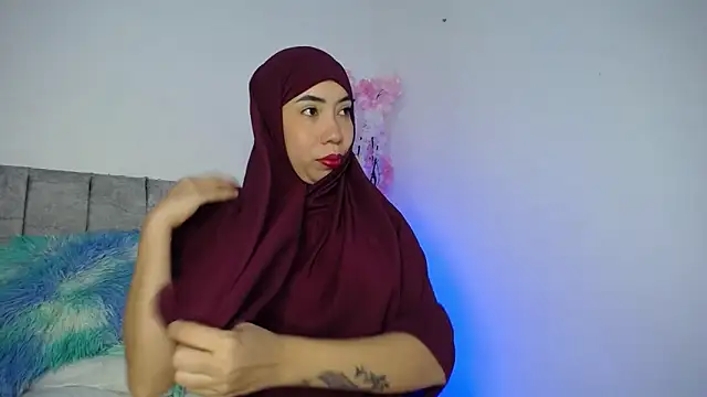 Sweet hot mia online show from 06/04/26, 01:17