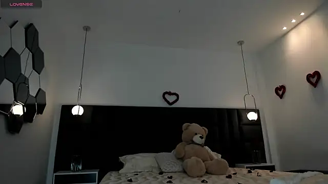 KatieNolan 1 online show from 02/14/25, 06:40