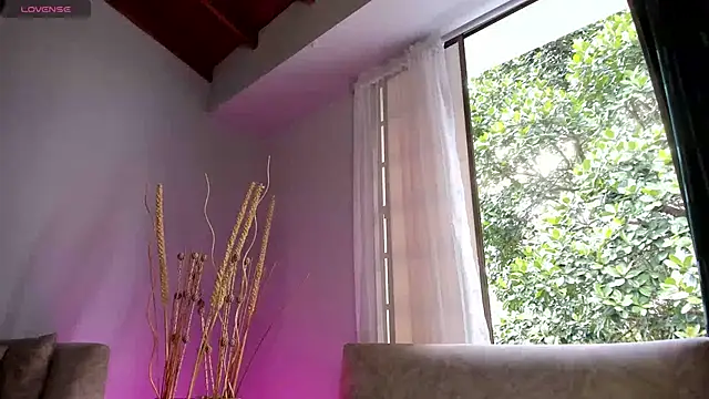 KatieNolan 1 online show from 02/19/25, 07:16