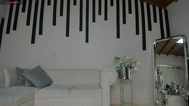 KatieNolan 1 online show from 03/03/25, 07:39