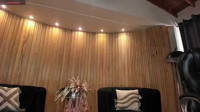 KatieNolan 1 online show from 11/07/25, 06:52