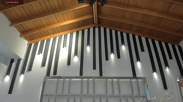 KatieNolan 1 online show from 01/14/26, 07:52