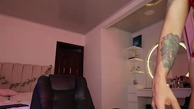 Snapshot of tammylee_ chatting on 12/20/25, 04:08 tammylee online show from 12/20/25, 04:08