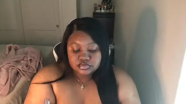 Snapshot of explosivekitty69 chatting on 10/07/25, 10:18 explosivekitty69 online show from 10/07/25, 10:18