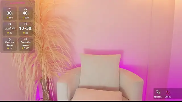 Snapshot of thaliafox_ chatting on 09/23/25, 12:24 thaliafox online show from 09/23/25, 12:24