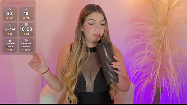 Snapshot of thaliafox_ chatting on 09/24/25, 07:39 thaliafox online show from 09/24/25, 07:39