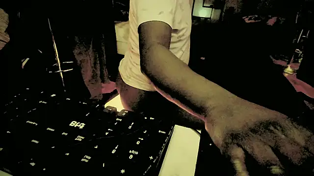 Pressure69mee online show from 02/12/25, 04:00