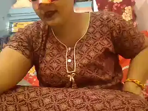 Snapshot of naina-80 chatting on 12/26/24, 03:06 naina-80 online show from 12/26/24, 03:06