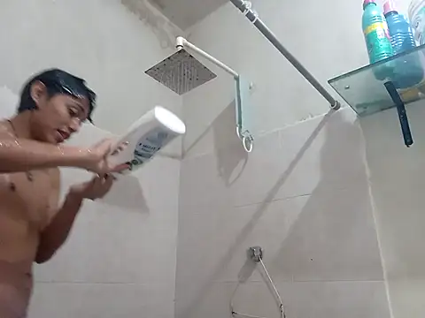 Snapshot of ruygw chatting on 02/15/25, 10:52 ruygw online show from 02/15/25, 10:52