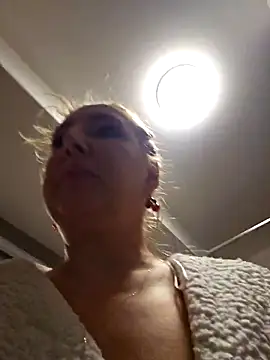 Snapshot of MariaRichi_ chatting on 02/22/25, 08:40 MariaRichi  online show from 02/22/25, 08:40