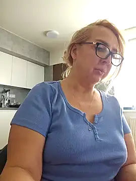 Snapshot of MariaRichi_ chatting on 03/12/25, 10:26 MariaRichi  online show from 03/12/25, 10:26