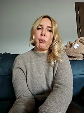 MariaRichi  online show from 11/27/25, 12:51