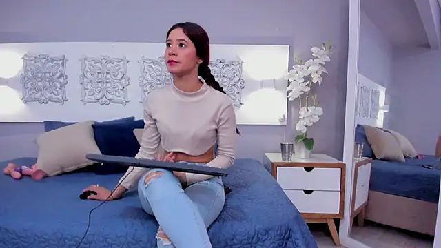 adelaa 11 online show from 03/17/25, 12:57