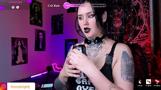 Snapshot of Emmybrightj_ chatting on 06/28/26, 04:18 Emmybrightj online show from 06/28/26, 04:18