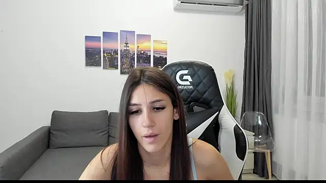 Snapshot of Kimi_Ivy chatting on 10/16/25, 04:24 Kimi Ivy online show from 10/16/25, 04:24