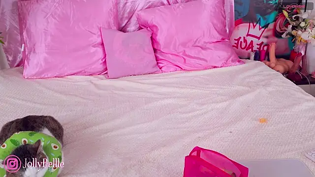 Snapshot of jolly_bellle chatting on 04/26/26, 03:04 jolly bellle online show from 04/26/26, 03:04