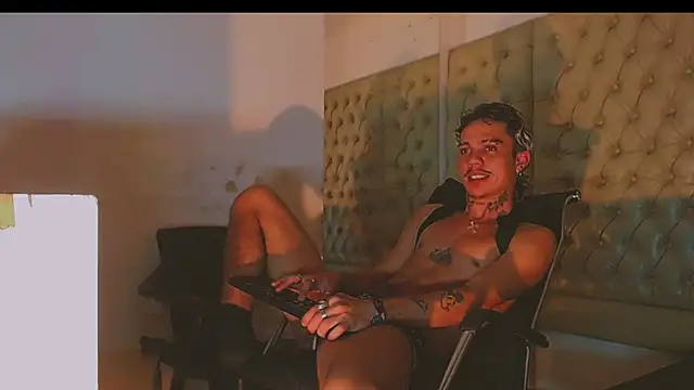 HannibalLester online show from 02/23/25, 01:24