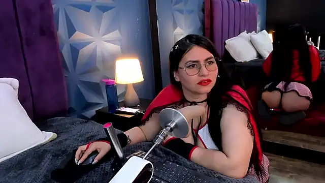 NicoleJonss online show from 04/28/26, 03:11