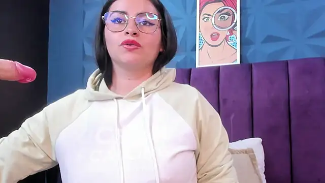 NicoleJonss online show from 05/16/26, 12:29