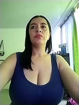 Snapshot of hailey85 chatting on 04/18/26, 08:20 hailey85 online show from 04/18/26, 08:20