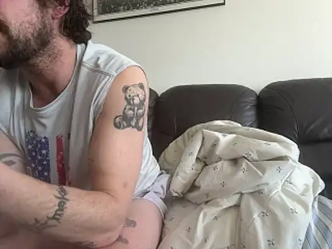 Snapshot of mackshaft4711 chatting on 02/24/26, 02:37 mackshaft4711 online show from 02/24/26, 02:37