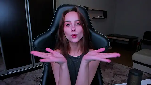 Snapshot of SilverDream chatting on 03/01/26, 12:34 SilverDream online show from 03/01/26, 12:34