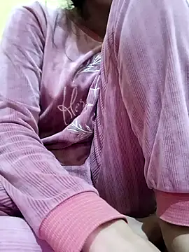 Snapshot of yasima-39 chatting on 01/11/25, 08:43 yasima-39 online show from 01/11/25, 08:43