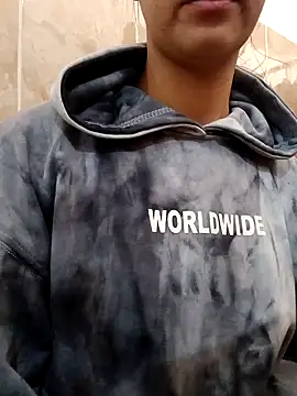 Snapshot of yasima-39 chatting on 01/24/25, 03:02 yasima-39 online show from 01/24/25, 03:02