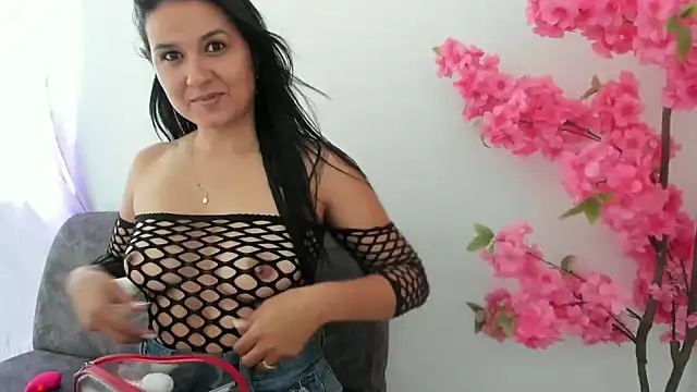 elena jonees online show from 12/12/24, 06:42