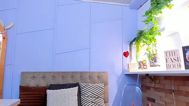 nathalie rossel online show from 10/29/25, 07:04