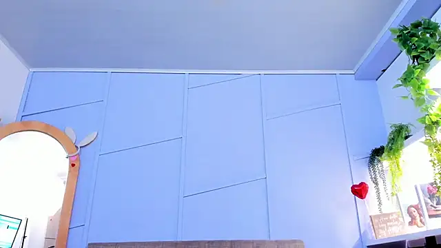 nathalie rossel online show from 11/17/25, 07:52