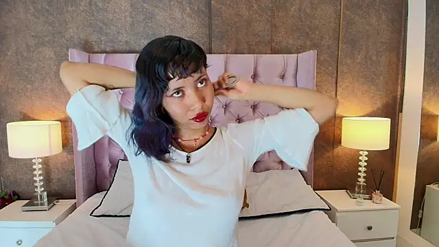 Snapshot of Akane_Uwu chatting on 02/13/25, 02:52 Akane Uwu online show from 02/13/25, 02:52