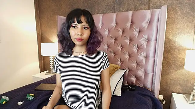 Snapshot of Akane_Uwu chatting on 02/19/25, 04:00 Akane Uwu online show from 02/19/25, 04:00