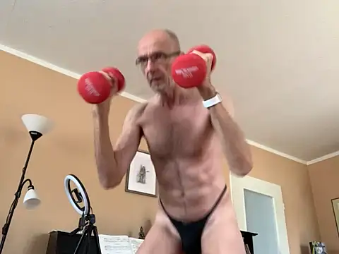 Snapshot of Bula94193 chatting on 10/22/25, 10:04 Bula94193 online show from 10/22/25, 10:04