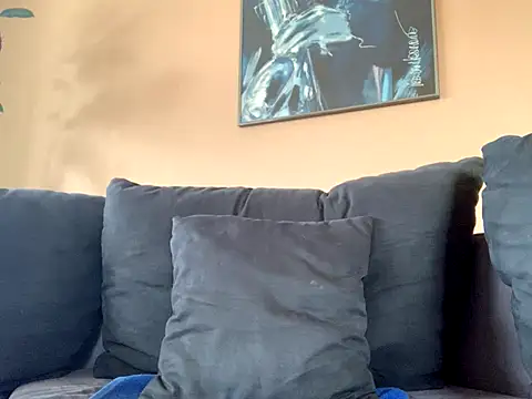 Snapshot of Bula94193 chatting on 11/03/25, 10:49 Bula94193 online show from 11/03/25, 10:49