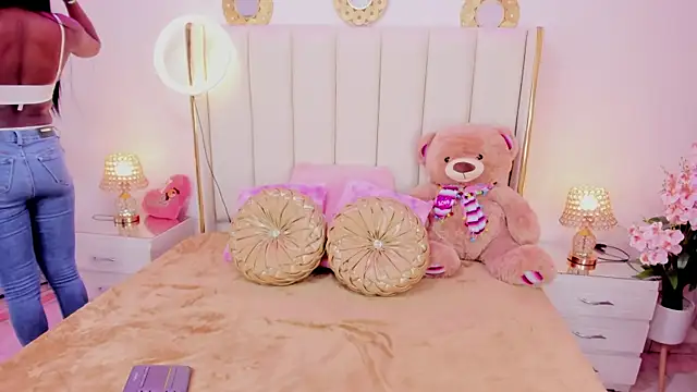 evangelin ts online show from 10/11/25, 01:42