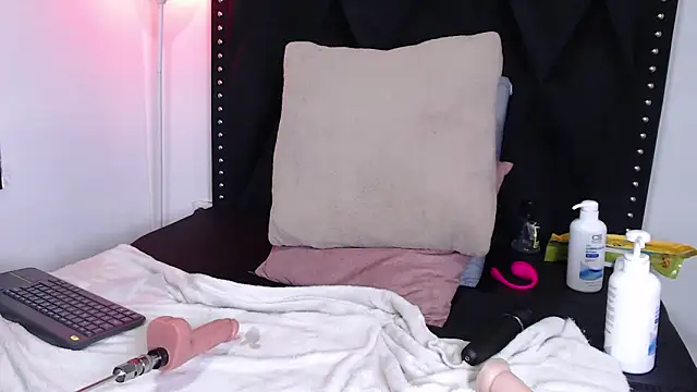 dafne queenn online show from 02/14/25, 03:58