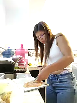 ARIANA SAENS online show from 12/13/24, 11:17