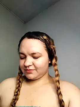 Snapshot of Naiara_Sex_ chatting on 11/08/25, 12:11 Naiara Sex online show from 11/08/25, 12:11