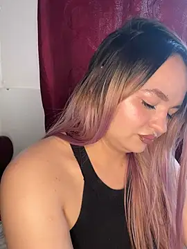 Snapshot of Naiara_Sex_ chatting on 03/11/26, 09:10 Naiara Sex online show from 03/11/26, 09:10