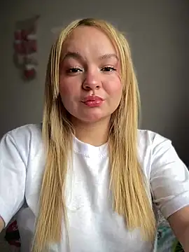 Snapshot of Naiara_Sex_ chatting on 04/19/26, 06:10 Naiara Sex online show from 04/19/26, 06:10