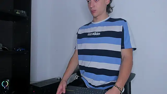 Snapshot of Dimitri_higth420 chatting on 12/18/25, 12:49 Dimitri higth420 online show from 12/18/25, 12:49