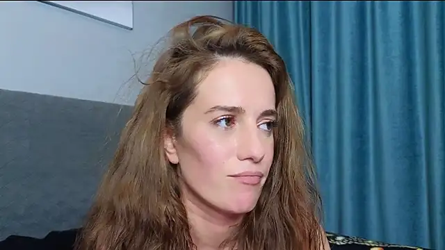 ElizaaXO online show from 12/25/24, 11:42