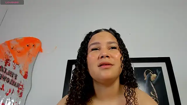 zoee lovv online show from 10/24/25, 03:03