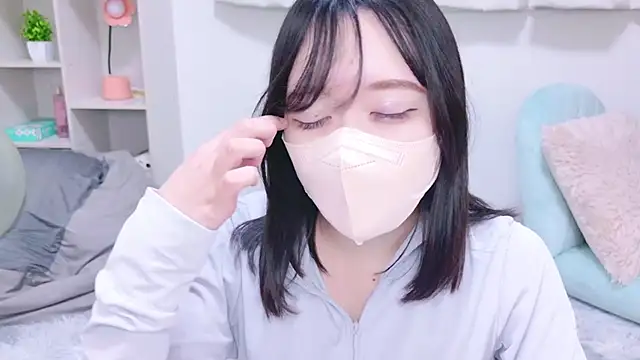 Snapshot of Yurie_ chatting on 02/12/25, 03:38 Yurie online show from 02/12/25, 03:38